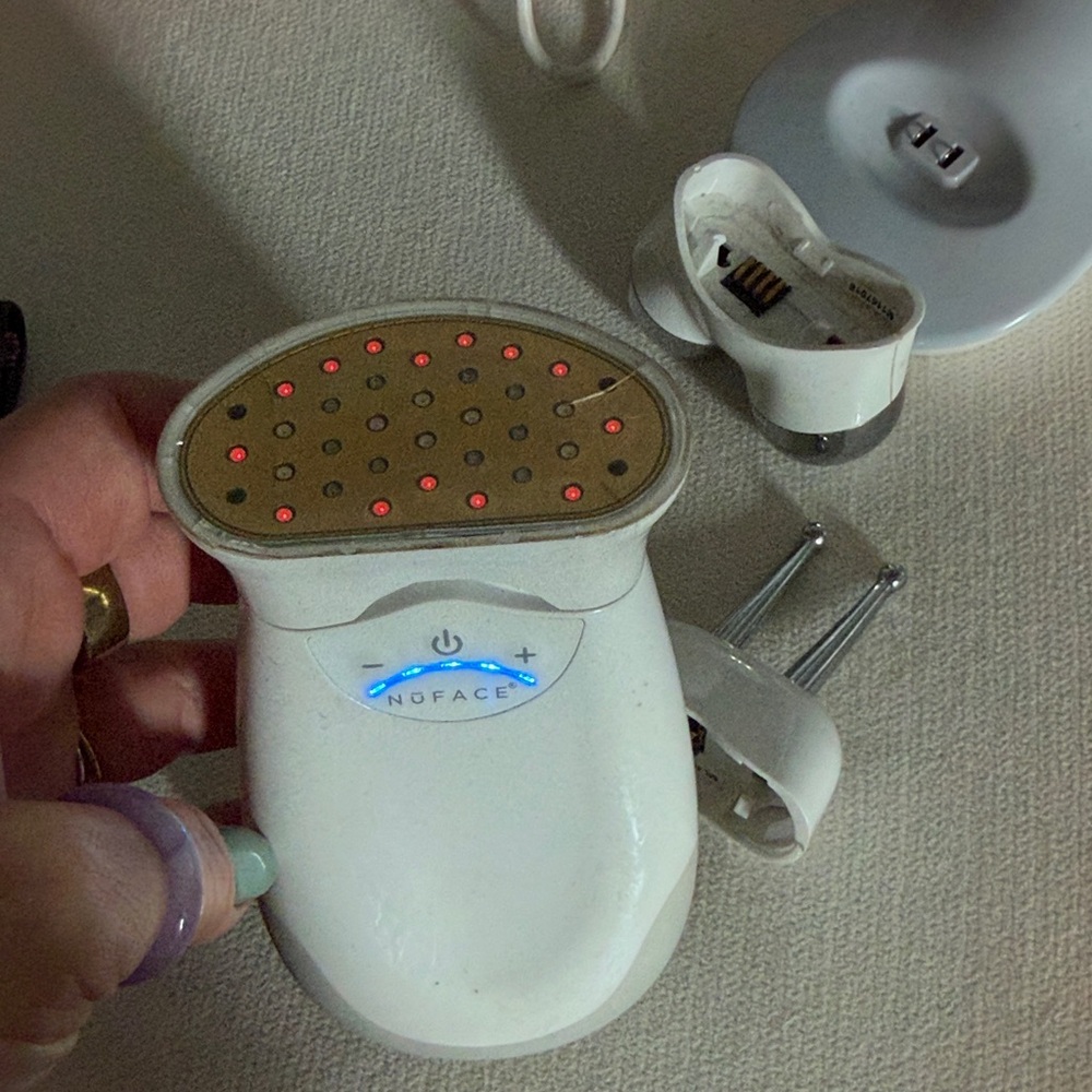 Nuface Skincare Device